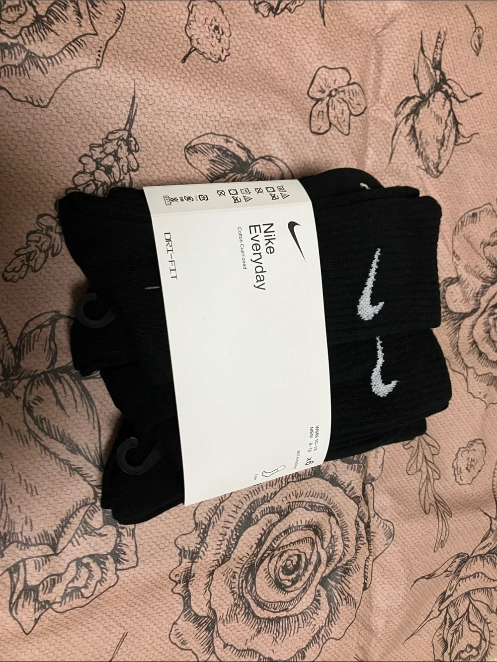 Nike Black Everyday Dri-FIT Crew Socks with White Swoosh - 6 Pack perfect